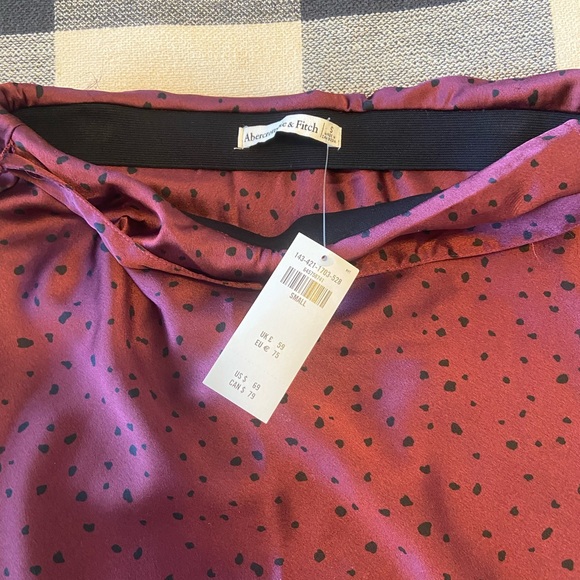 Abercrombie and Fitch Silk Maroon Wrap Skirt - Picture 2 of 4